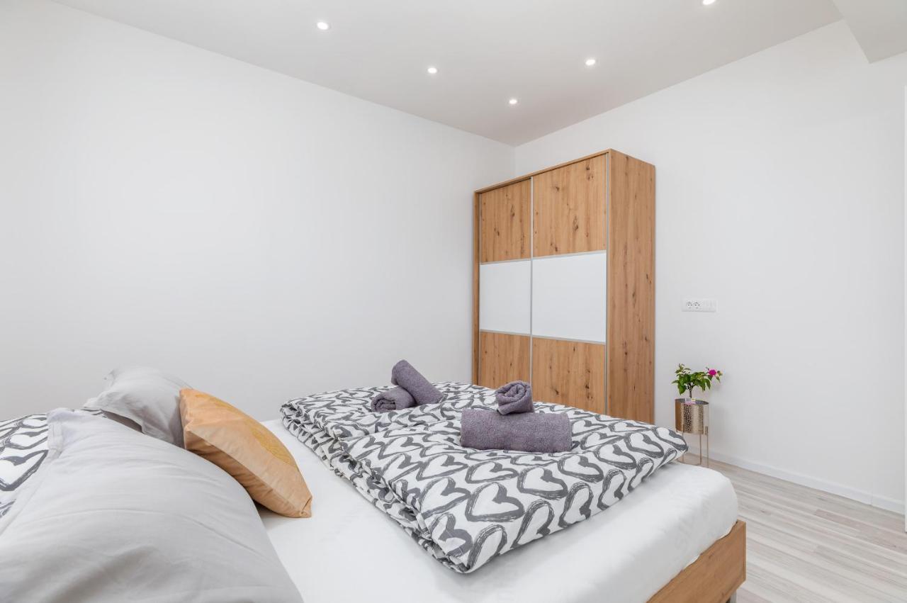 Apartman Knezevic A Fažana Exteriör bild