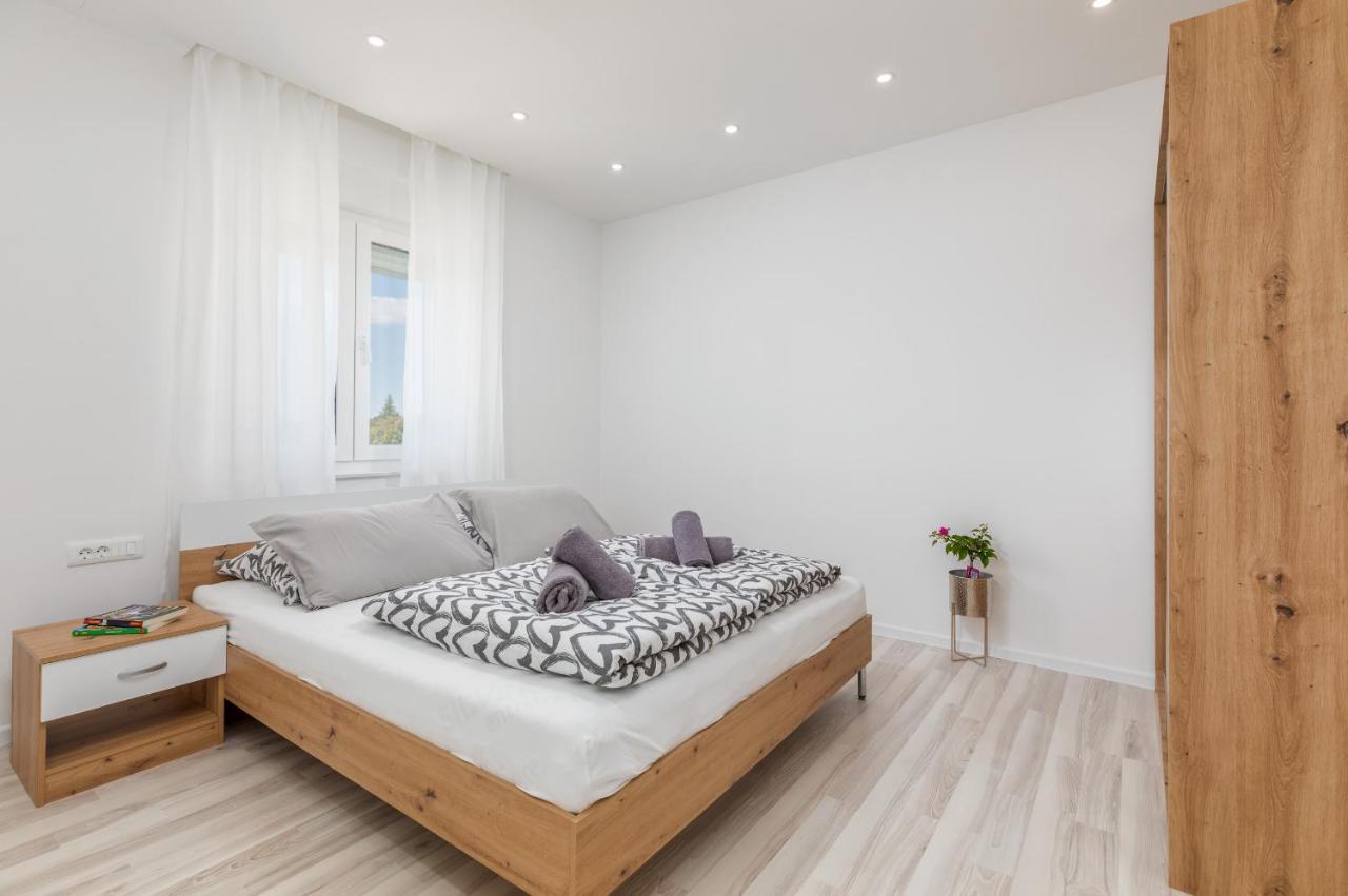 Apartman Knezevic A Fažana Exteriör bild