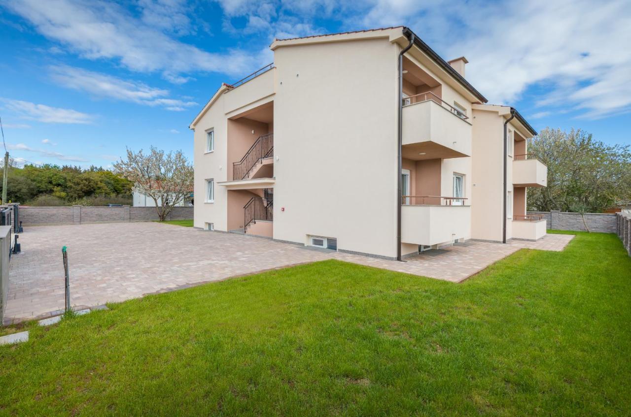 Apartman Knezevic A Fažana Exteriör bild