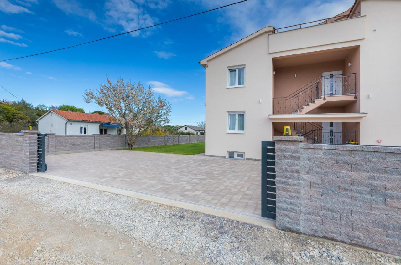 Apartman Knezevic A Fažana Exteriör bild