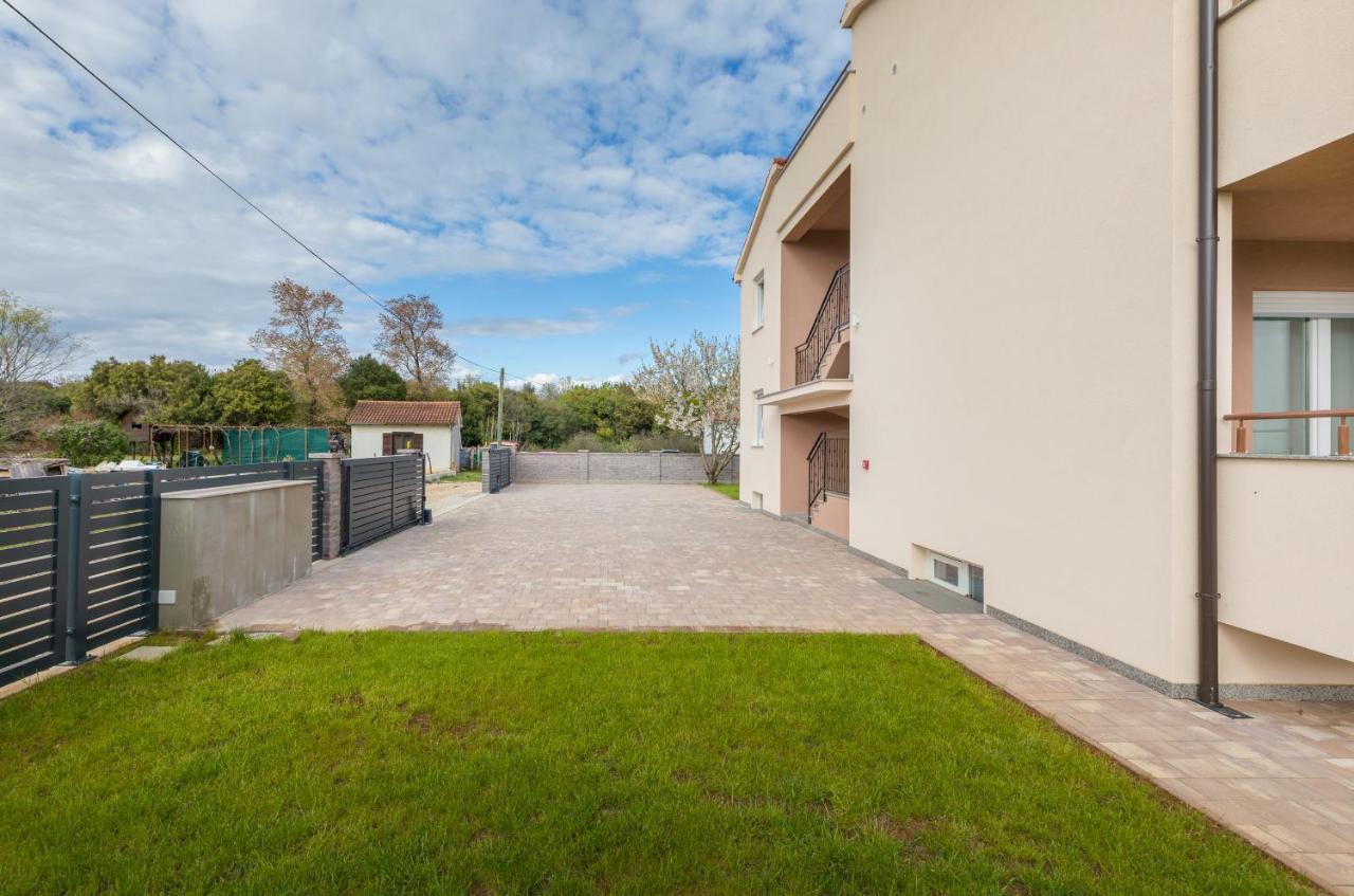 Apartman Knezevic A Fažana Exteriör bild